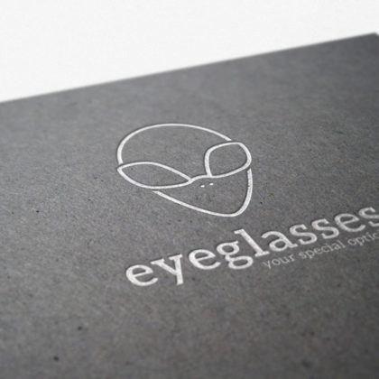 Logo Brille Optiker Alien Medizin Fertiges Logo kaufen Cooles Logo kaufen Ausserordentliches Logo LogoShop LogoAtelier