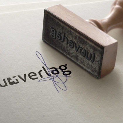 Logo-Buchstabe-X- Schweizer-Flagge
