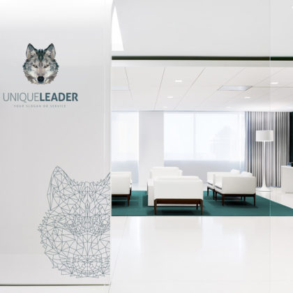 Logo-Unique-Wolf