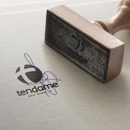 Buchstabe T Logo Kreuz