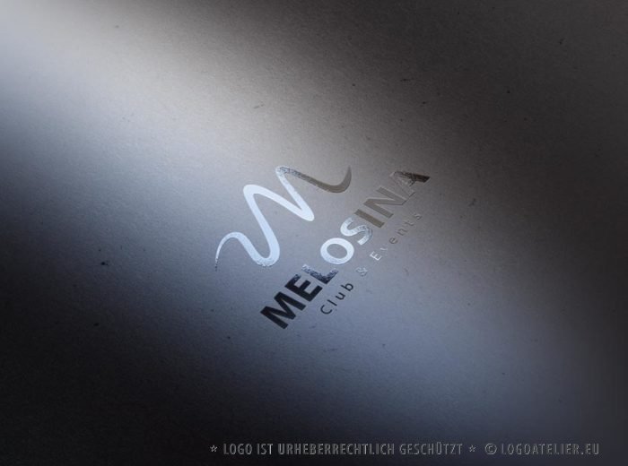 Logo Buchstabe M Schlange