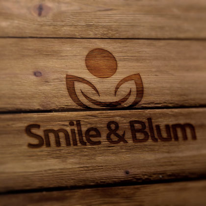 Logo Smile Blume Pflanzen Logo kaufen | Logoshop | LogoAtelier.eu
