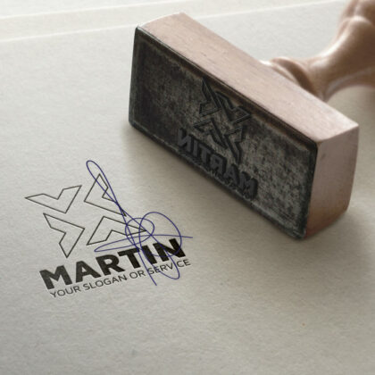 Logo Vier Pfeile Konstruktion Geometrisch Geometrie Kraft Planung Power Rot Fertiges Logo EXKLUSIV kaufen Logoshop LogoAtelier.eu
