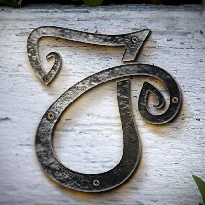 Logo Buchstabe J Pflanzen Herzen Garten Natur fertiges Logo kaufen LogoAtelier.eu