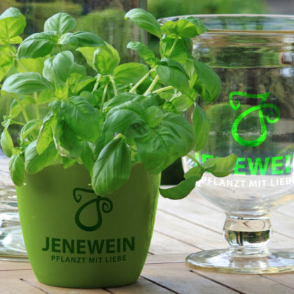 Logo Buchstabe J Pflanzen Herzen Garten Natur fertiges Logo kaufen LogoAtelier.eu