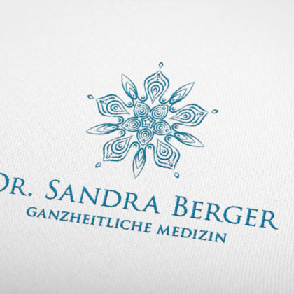 Logo Ganzheitliche Medizin Geometrisch Zart Esoterik fertiges Logo kaufen LogoAtelier.eu