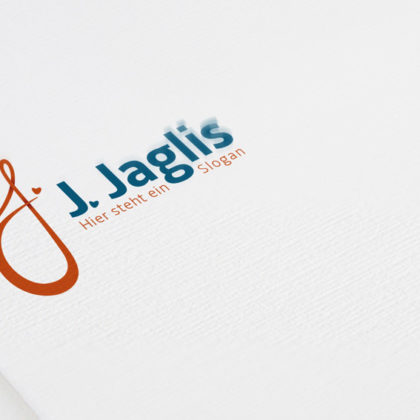 Logo Buchstabe J Herzen Gezeichnet Schwungvoll Dynamisch fertiges Logo kaufen LogoAtelier