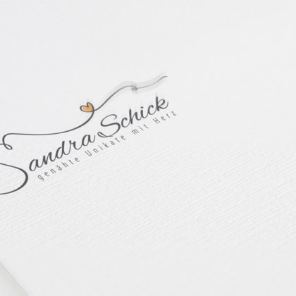 Logo Buchstabe S Herz Naehen Naehmaschine Naehnadel Nadel elegantes Logo-kaufen LogoShop LogoAtelier