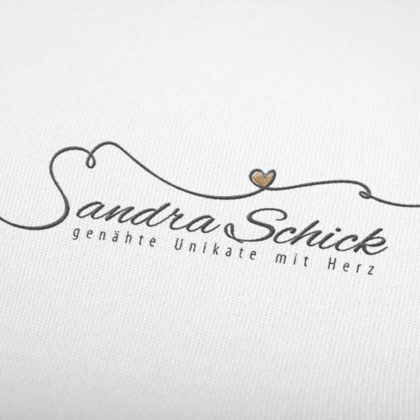 Logo Buchstabe S Herz Naehen Naehmaschine Naehnadel Nadel elegantes Logo-kaufen LogoShop LogoAtelier