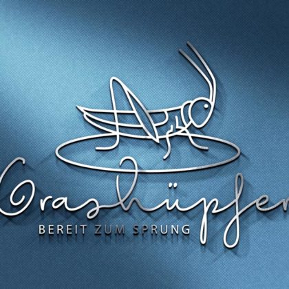 Logo Grashüpfer Insekten Beine Springen Sprung Heuschrecken Grille Kraft Bereit sein Neues wollen Cooles Logo kaufen LogoShop LogoAtelier.eu