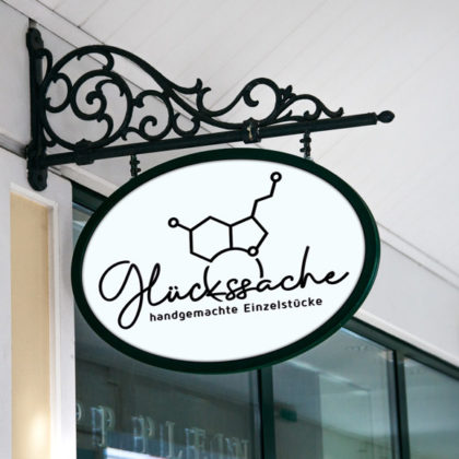 Logo Dopamin Serotonin Molekuel Glueckshormon Hormon Tatendrang Fantasie Schmuck Happyness Glueck Selbstgemacht Handgemachtes Einzelstueck Cooles Logo kaufen LogoAtelier.eu