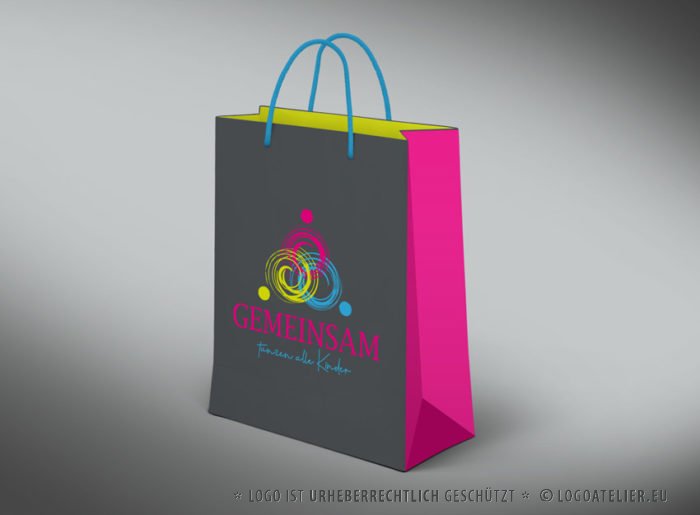 Kreatives-Logo-Menschen-Kinder-Bunt-Gemeinsam-Verschlungen-Tanzen-Farbenfroh-Freude-Spielen-Fertiges-Logo-kaufen-Buntes-Logo-kaufen-LogoShop-LogoAtelier.eu