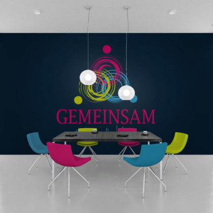 Kreatives-Logo-Menschen-Kinder-Bunt-Gemeinsam-Verschlungen-Tanzen-Farbenfroh-Freude-Spielen-Fertiges-Logo-kaufen-Buntes-Logo-kaufen-LogoShop-LogoAtelier.eu