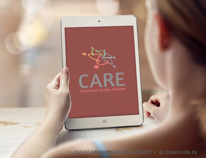 Logo soziales Engagement Menschen helfen Menschen Hilfe Kinder Pensionisten Pflege Tanzen Bewegen Gemeinsam Menschen für Menschen LogoAtelier fertige Logos kaufen LogoAtelier.eu