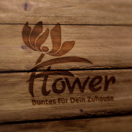 Pflanzen Logo kaufen Grünes Logo Blumen Dekoration Urlaub Florales Florist Südsee Blüte Schönheit Logo mit Blumen Vektor Logo kaufen Dekoration Elegantes Logo kauten LogoShop LogoAtelier.eu