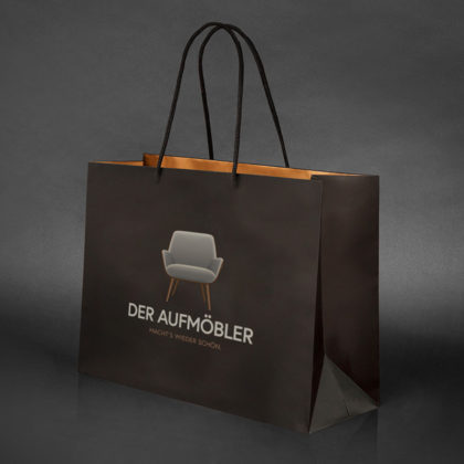 Logo Möbel-restaurieren aufmöbeln Sessel Couch Sofa Handgemachtes Handwerker Holz Schreiner Tischler Sessel Sitzen Werkstatt Wohnen 3D Logo Edeles Logo kaufen LogoShop LogoAtelier