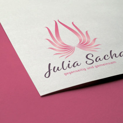 Spirituelles Logo Fliegen Flügel Freisein Freiheit Gemeinsam Gegenseitig Aufbruch Weiblich Spirituelles Logo kaufen LogoShop LogoAtelier.eu