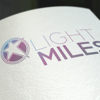 Sternen Logo kaufen Licht Musik Star Sterne Komet Schnell Rasant Hell Besonders Exklusives Logo kaufen Fertiges Logo kaufen LogoShop LogoAtelier.eu