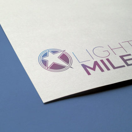 Sternen Logo kaufen Licht Musik Star Sterne Komet Schnell Rasant Hell Besonders Exklusives Logo kaufen Fertiges Logo kaufen LogoShop LogoAtelier.eu