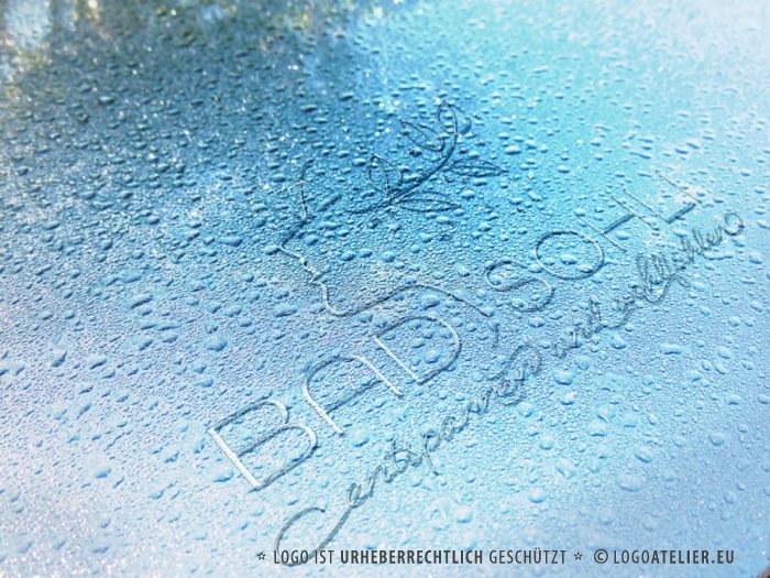 Logo Beauty Wellness Spa Entspannen Entspannung Wohlfühlen Erholung Urlaub Gesicht Frau Wasser Kosmetik Pflege Zart Fein Fertiges Logo kaufen LogoShop LogoAtelier.eu