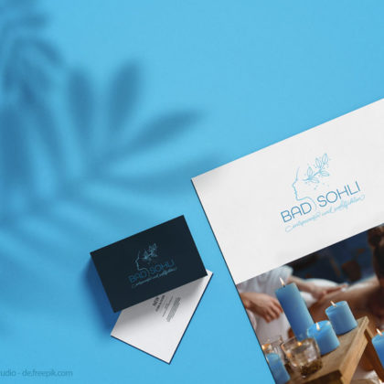 Logo Beauty Wellness Spa Entspannen Entspannung Wohlfühlen Erholung Urlaub Gesicht Frau Wasser Kosmetik Pflege Zart Fein Fertiges Logo kaufen LogoShop LogoAtelier.eu
