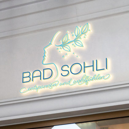 Logo Beauty Wellness Spa Entspannen Entspannung Wohlfühlen Erholung Urlaub Gesicht Frau Wasser Kosmetik Pflege Zart Fein Fertiges Logo kaufen LogoShop LogoAtelier.eu