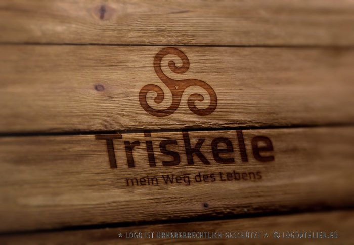 Logo Triskele Esoterik Vergangenheit Gegenwart Zukunft Geburt Leben Tod Beine Drei Spirituelles Logo kaufen Sanft Heilung Heilpraxis Pures Logo Exklusives Logo kaufen Beruhigend LogoShop LogoAtelier.eu