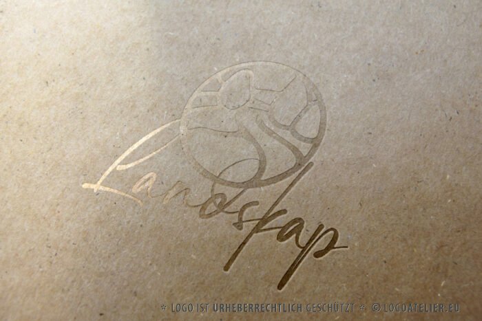 Logo Landschaft Gärtner Landschaftsbauer Natur Frieden Zufrieden Freisein Teich Baum Grün Bauer Schönheit Fertiges Logo kaufen Logoshop LogoAtelier.eu