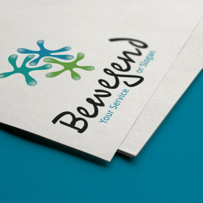 Logo Kinder Spielen Menschen Bewegend Anregen Verformen Form Kneten Gemeinsam Froh Kindergarten Familie Zusammen Gruppen Baby Turnen Singen Teamwork Frisch Fertiges Logo kaufen LogoShop LogoAtelierl.eu