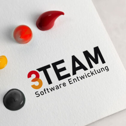 Logo Zahl Drei Software Entwicklung Zahl 3 Drei Teamwork Programmieren Code App Datensicherung Digitalisierung EDV Softwareentwicklung Technik Unternehmensentwicklung Professionelles Logo LogoAtelier.eu