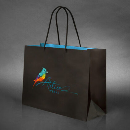 Kreatives Logo Bunter Vogel Tiere AllesInEinem Design Buchstabe Druckerei Initiale Modern Origami Fantasie Farbenfroh Federn Fliegen Flügel Frei Freiheit Weiblich Wissen LogoShop LogoAtelier.eu