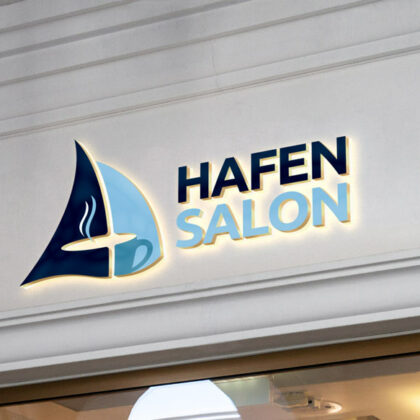 Kaffehaus Logo Marina Lounge Logo Hafen Meer Boote Segelboote Kaffee Tasse Kaffeetasse Restaurant Erholung Urlaub Entspannung Wasser Fertiges Logo kaufen LogoShop Logoatelier.eu