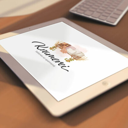 Logo Bastelladen Kramerei Selbstgemachtes Seltenes Spannendes Kramerladen Krämerei Handgemachtes Accessoires Basteln Bekleidung Nähen Shop Stoffe Fertiges Logo kaufen Logoshop LogoAtelier.eu