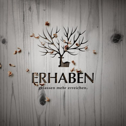 Logo Erhaben Erfolg Geweih Gelassenheit Stark Hirsch Reh Wild Baum Stärke Anmutig Edel Macht Magie Magisch Majestätisch Männlich Baum Natur Stärke Fertiges Logo kaufen Logoshop LogoAtelier.eu
