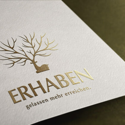 Logo Erhaben Erfolg Geweih Gelassenheit Stark Hirsch Reh Wild Baum Stärke Anmutig Edel Macht Magie Magisch Majestätisch Männlich Baum Natur Stärke Fertiges Logo kaufen Logoshop LogoAtelier.eu