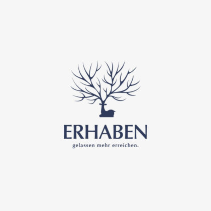 Logo Erhaben Erfolg Geweih Gelassenheit Stark Hirsch Reh Wild Baum Stärke Anmutig Edel Macht Magie Magisch Majestätisch Männlich Baum Natur Stärke Fertiges Logo kaufen Logoshop LogoAtelier.eu