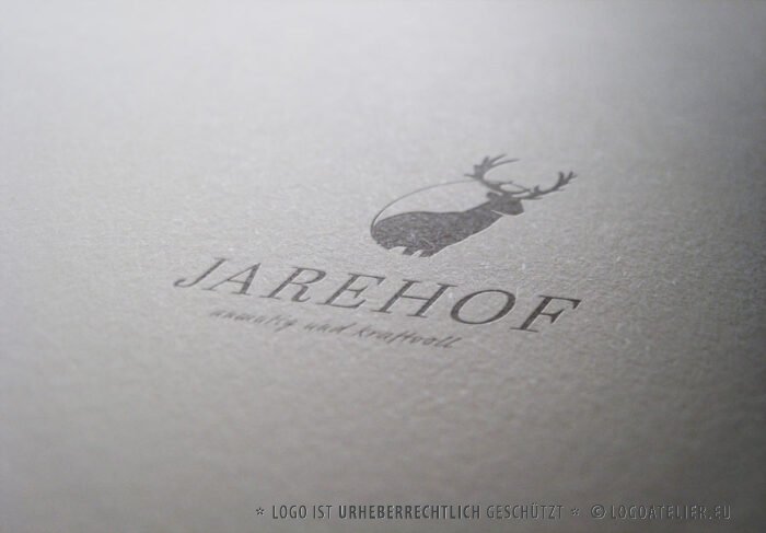 Logo Hirsch Wild Rotwild Anmutig Kraftvoll Anmut Golden Hirschgeweih Geweih Reh Mut Stärke Stolz Tiere Wald Männlich Majestätisch Stark Verantwortung Mut Fertiges Logo kaufen LogoShop LogoAtelier.eu