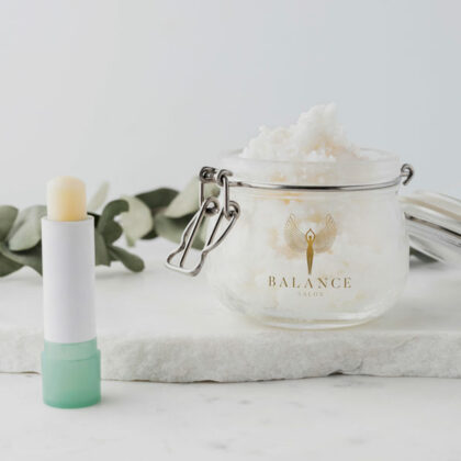 Logo Beauty Salon Balance Schönheit Ruhe Entspannung Sanft Heilung Gesundheit Glücklich Naturkosmetik Weiblich Wellness Vogel Frei Yoga Fertiges Logo kaufen LogoShop LogoAtelier.eu