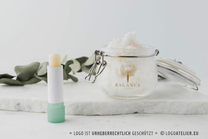 Logo Beauty Salon Balance Schönheit Ruhe Entspannung Sanft Heilung Gesundheit Glücklich Naturkosmetik Weiblich Wellness Vogel Frei Yoga Fertiges Logo kaufen LogoShop LogoAtelier.eu