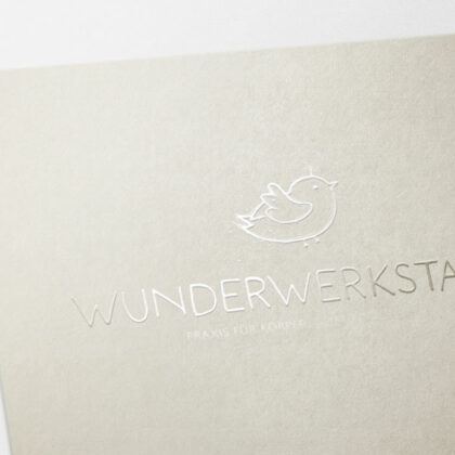 Praxis Körper Geist Seele Logo Wunder Werkstatt Vogel Tiere Spirituelles Logo Fliegen Leicht Kreatives Logo kaufen LogoShop LogoAtelier.de