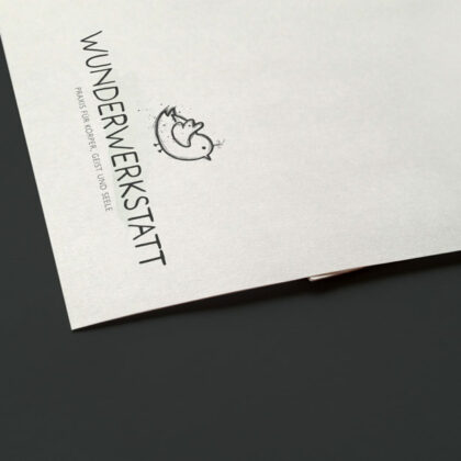 Praxis Körper Geist Seele Logo Wunder Werkstatt Vogel Tiere Spirituelles Logo Fliegen Leicht Kreatives Logo kaufen LogoShop LogoAtelier.de