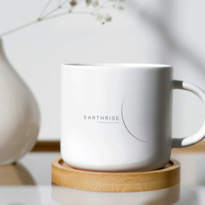 Logo Earthrise Verantwortlich Erde Natur Erdenaufgang Naturschutz Gemeinsam Umweltschutz Spirituell Entwicklung Frieden Global Menschen Veränderung Fertiges Logo kaufen Logoshop Logoatelier.de