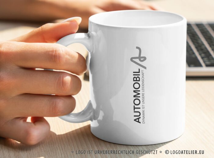 Logo Autohaus Auto KFZ Werkstatt Mobil Fahrzeug Wagen PKW Buchstabe Straße Linien Dynamik Leidenschaft Bewegung Dynamik Kraft Männlich Fertiges Logo kaufen Logoshop Logoatelier.eu