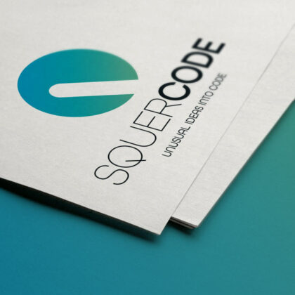 Logo Codieren Software Digitale Verbindung Innovation Technologie Ideen Lösungen Möglichkeiten Fortschritt Dynamik Global Code Fertiges Logo kaufen LogoShop Logoatelier.eu