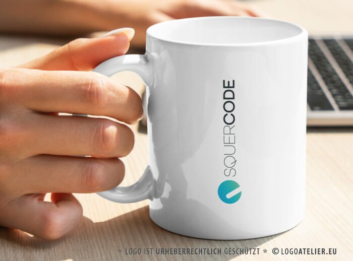 Logo Codieren Software Digitale Verbindung Innovation Technologie Ideen Lösungen Möglichkeiten Fortschritt Dynamik Global Code Fertiges Logo kaufen LogoShop Logoatelier.eu