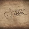 Logo Gezeichnetes Lama Alpaka Liebe Abenteuer Tiere Ruhe Glück Gelassenheit Innere Balance Spucken Fertiges Logo kaufen Logoshop Logoatelier.eu