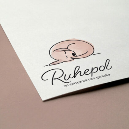 Logo Ruhepol Hund Schlaf Stille Tiere Entspannung Genuß Harmonie Beruhigung Schlummern Ruhe Gelassenheit Fertiges Logo kaufen Logoshop Logoatelier.eu