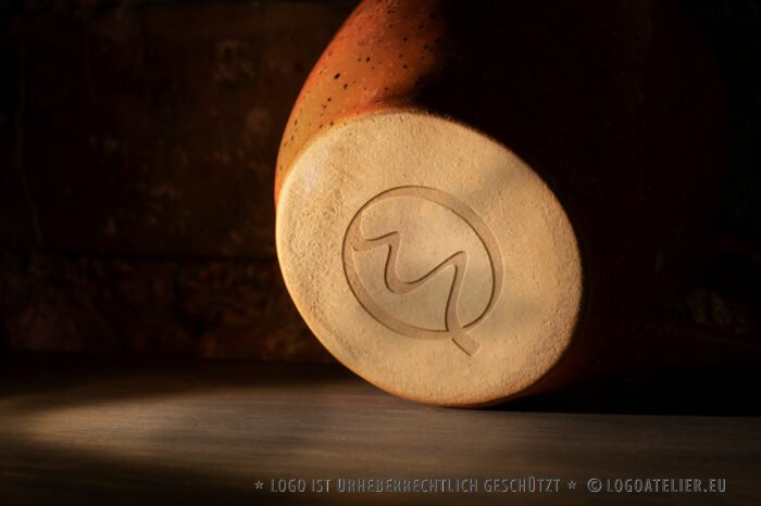 Einfaches Logo Buchstabe M Simple Form Kurven Edles Logo Premium Logo Kreis Elegantes Logo Weiblich Kurvig Handschrift Bar Bogen Buchstabe Club Dynamik Event Fertiges Logo kaufen Logoshop Logoatelier.eu