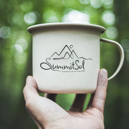 Logo Gipfel Sonne Summit Sol Sinn des Lebens Klarheit Erkenntnis Kurve Linie Berge Urlaub Erholung Weisheit Gipfelrausch Wichtiges Identität Ziele Freiheit Fertiges Logo kaufen Logoshop Logoatelier.eu