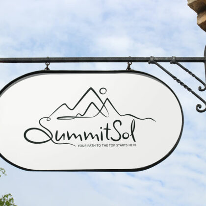 Logo Gipfel Sonne Summit Sol Sinn des Lebens Klarheit Erkenntnis Kurve Linie Berge Urlaub Erholung Weisheit Gipfelrausch Wichtiges Identität Ziele Freiheit Fertiges Logo kaufen Logoshop Logoatelier.eu
